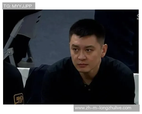 杨鸣直言欧洲裁判标准不一呼吁统一裁判尺度维护比赛公正